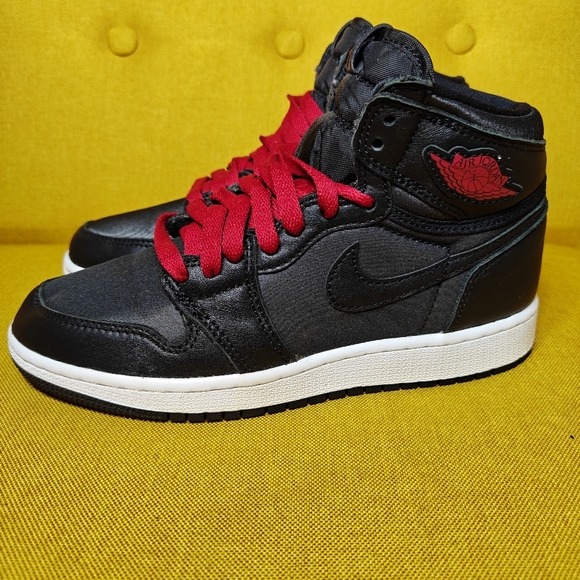 Air Jordan 1 Retro High OG BG 'Black Gym Red'Big Kids Shoe Size 4